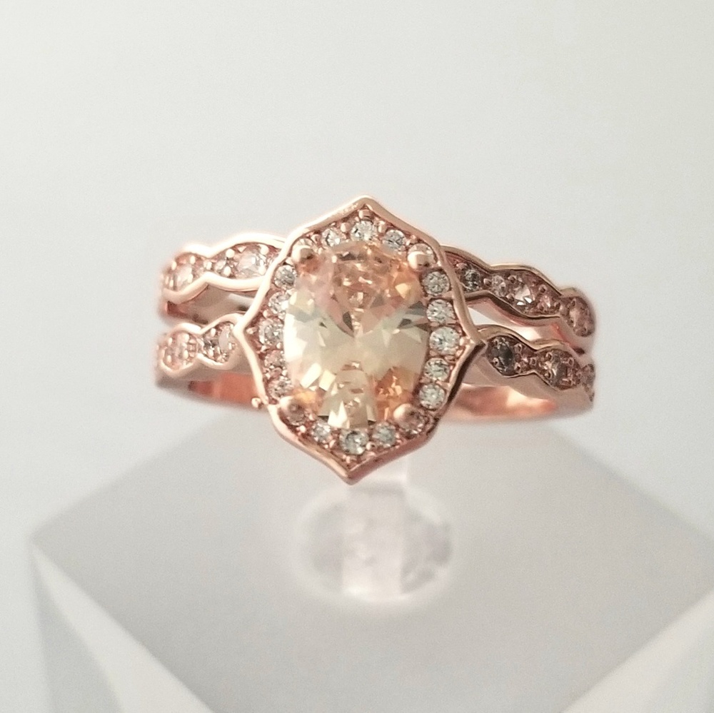 HOST PICK!!! 💗 Antique Style Rose Gold Ring Set